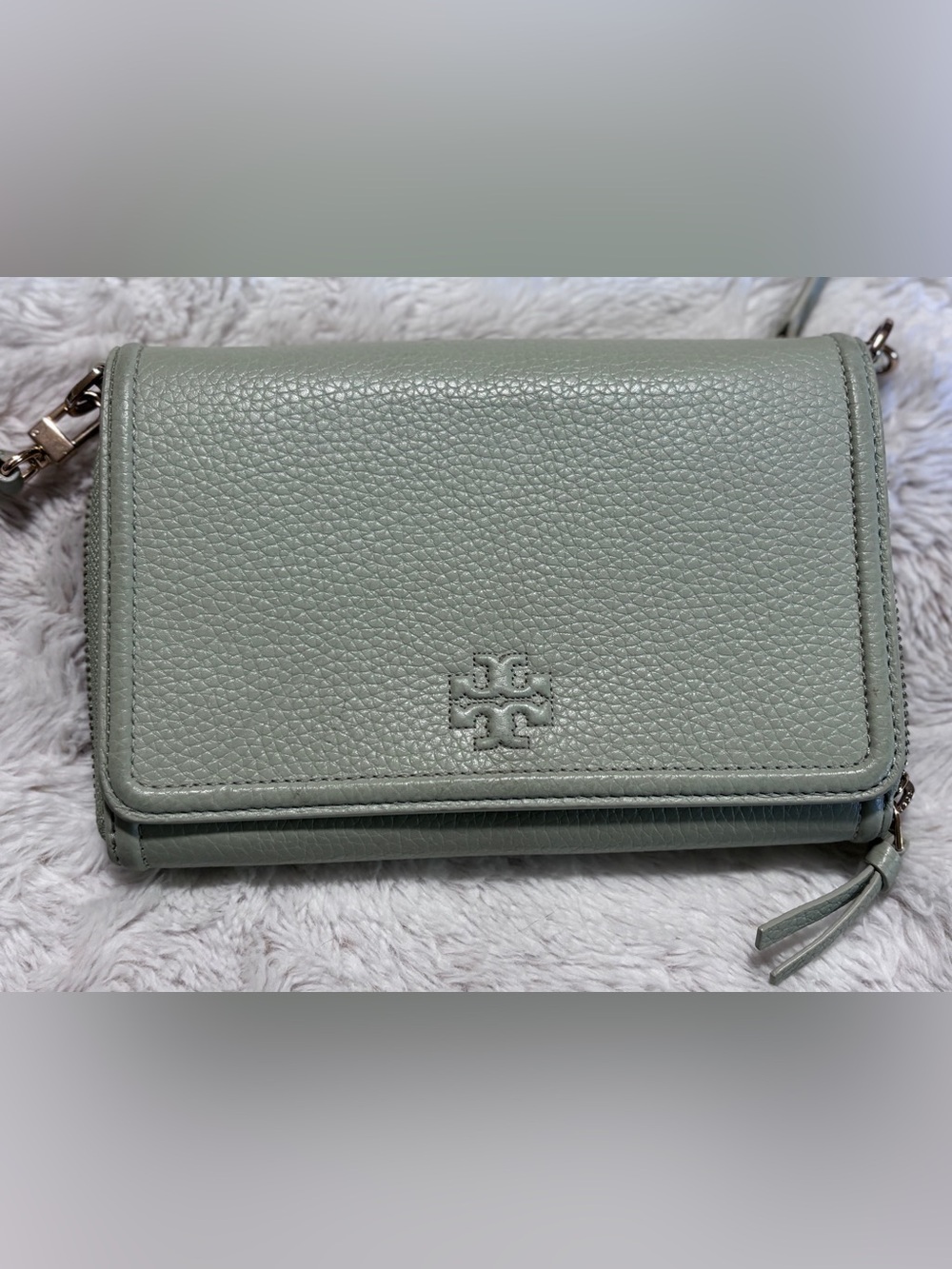 Tory Burch Thea Flat Wallet Cross Body in Garden Sage